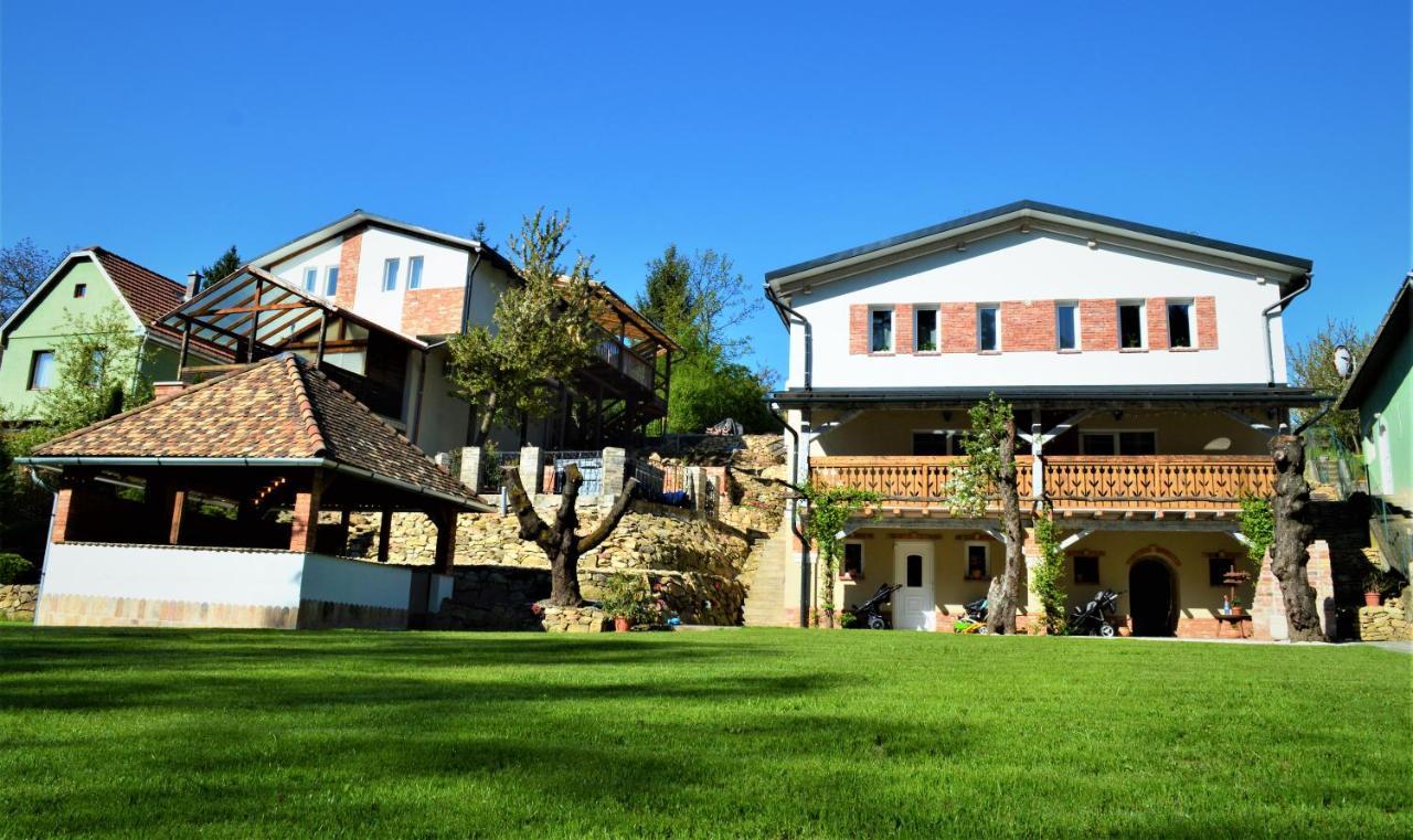 Terrace Apartments Eger Exterior photo