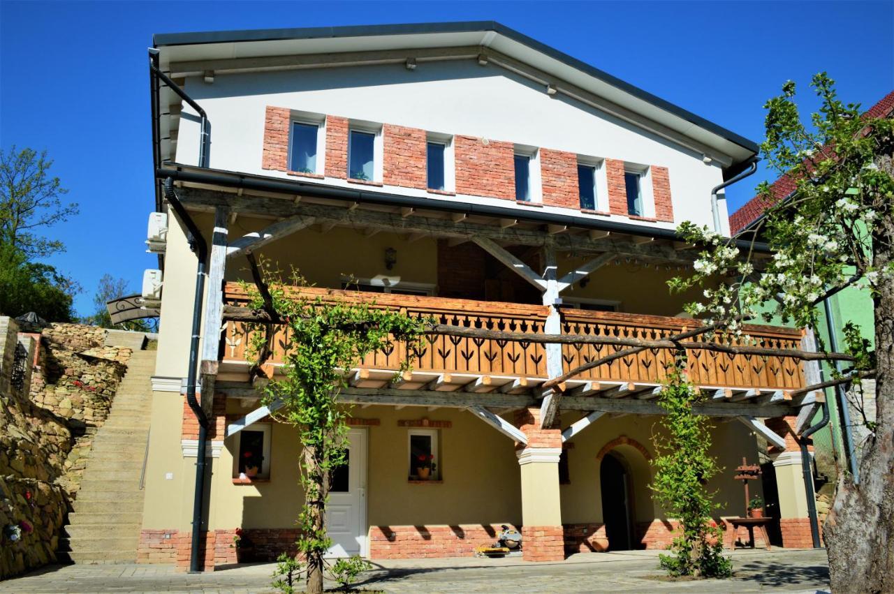 Terrace Apartments Eger Exterior photo